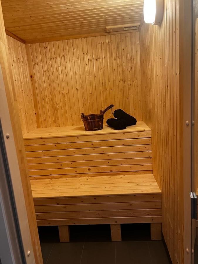 Hébergement de vacances Exclusive Funkis Cabin, Lake View, Rooftop Terrace, Jacuzzi, Sauna, Close To Golf And Alpine Vradal