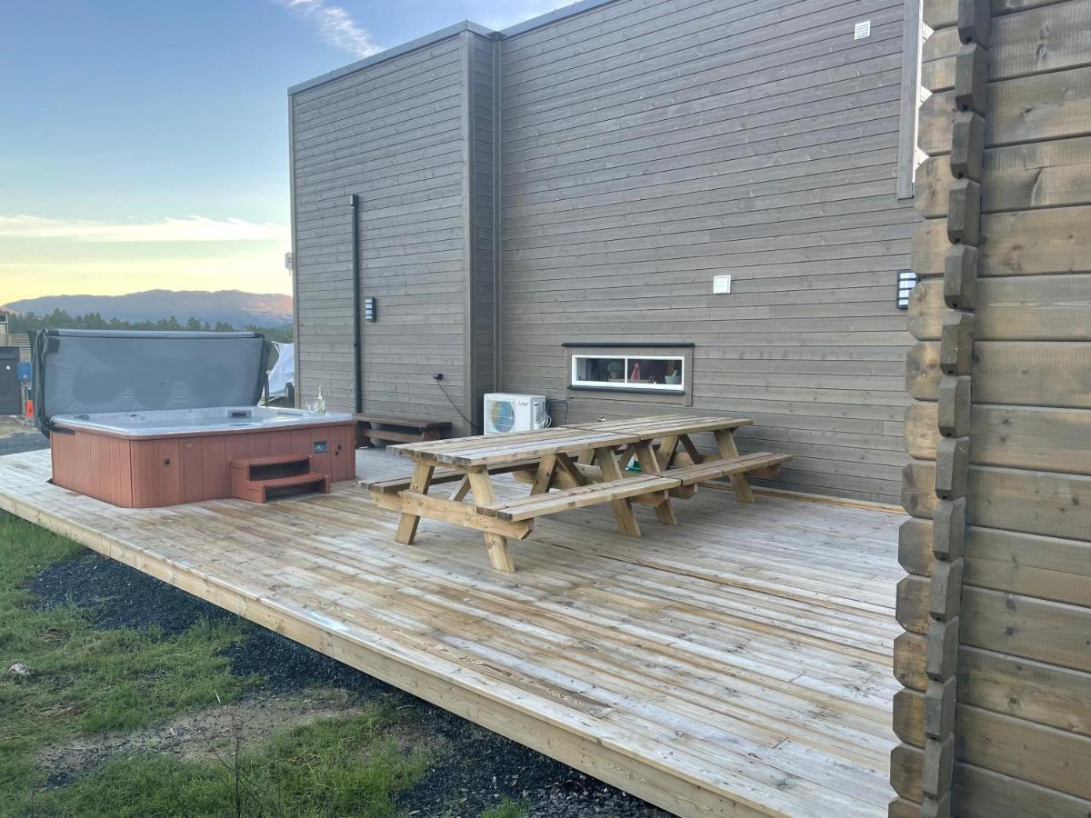 Exclusive Funkis Cabin, Lake View, Rooftop Terrace, Jacuzzi, Sauna, Close To Golf And Alpine Hébergement de vacances Vradal