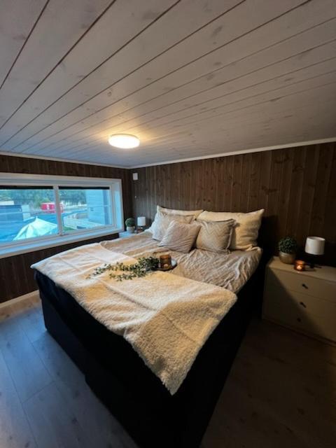 Exclusive Funkis Cabin, Lake View, Rooftop Terrace, Jacuzzi, Sauna, Close To Golf And Alpine *